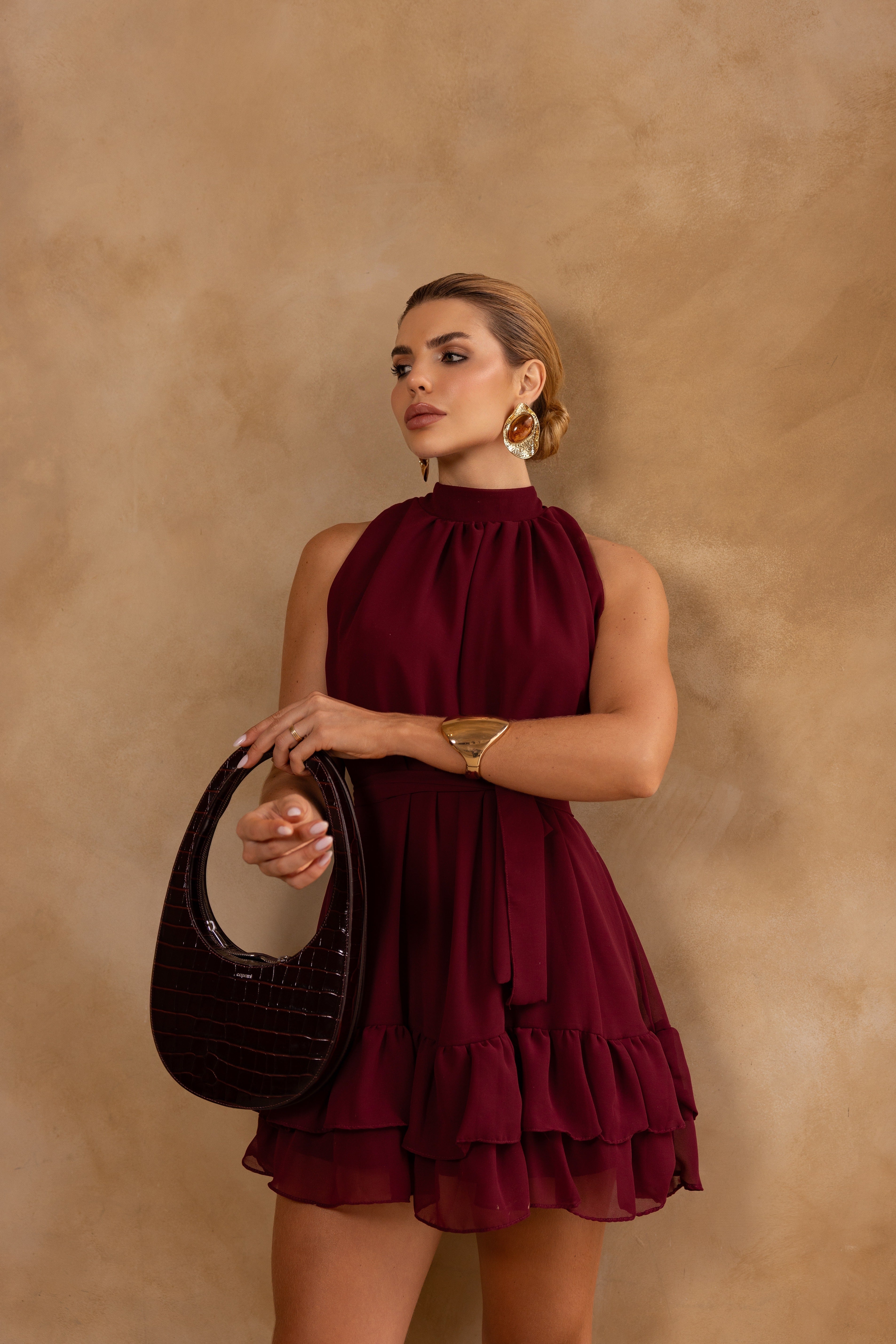 Vestido Curto Frente Única