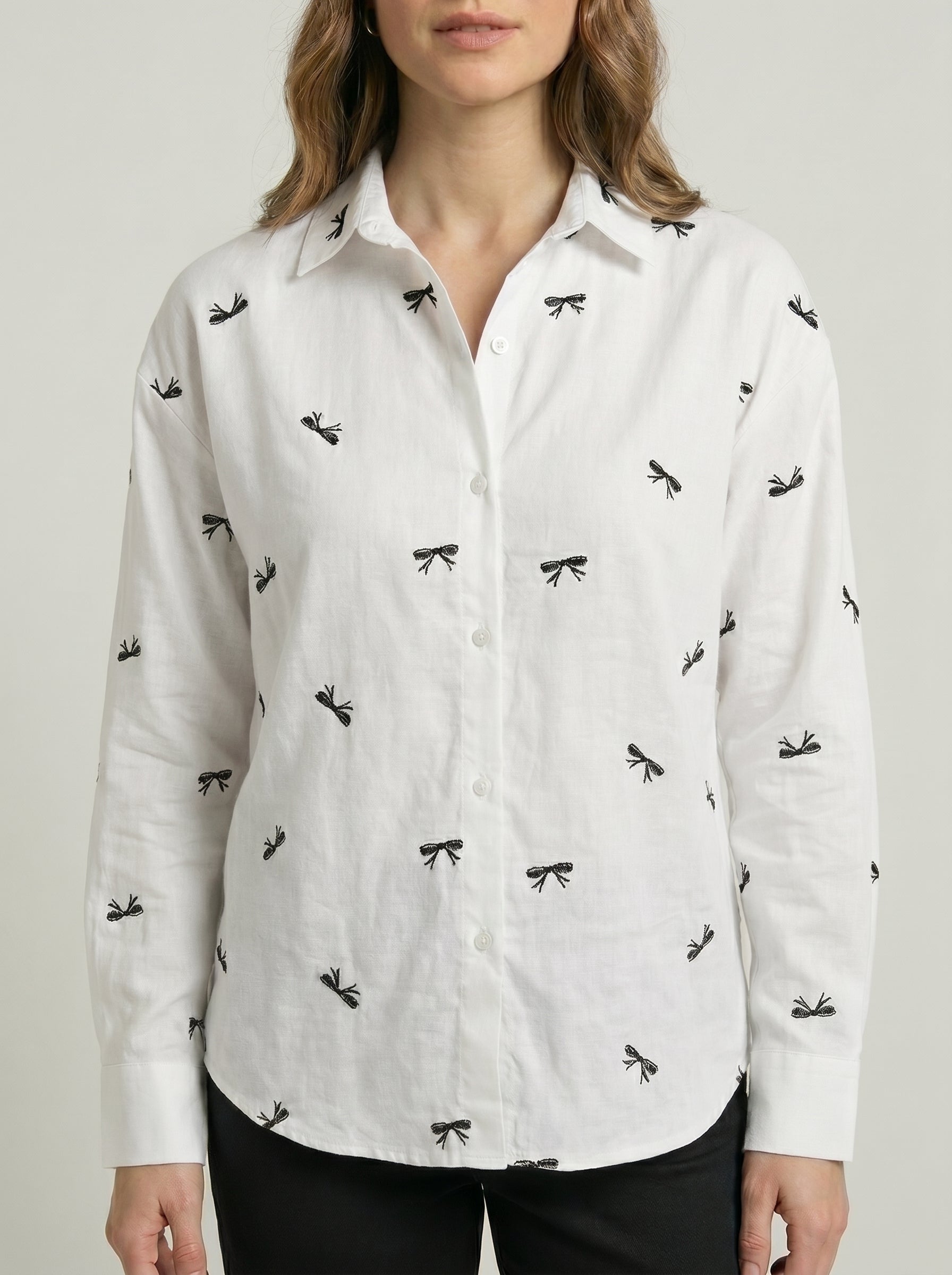 Camisa Social Feminina Bordado Laços
