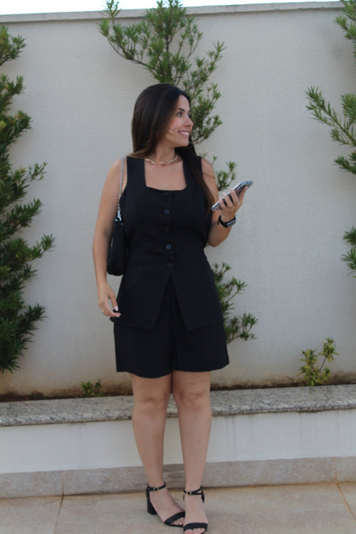 Conjunto Alfaiataria Colete e Shorts