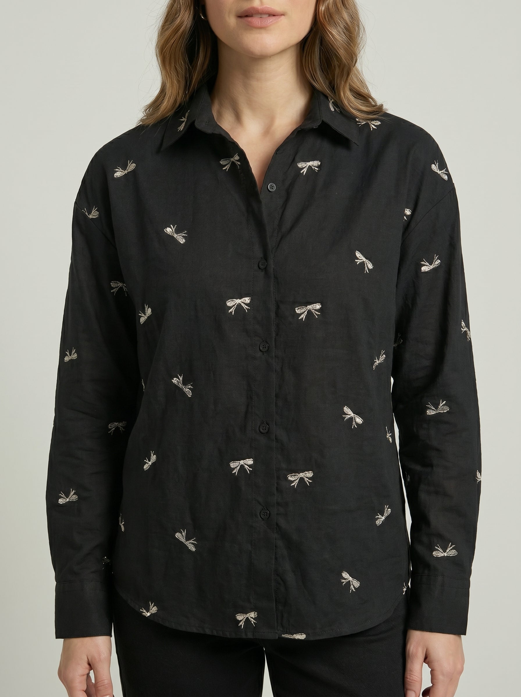Camisa Social Feminina Bordado Laços